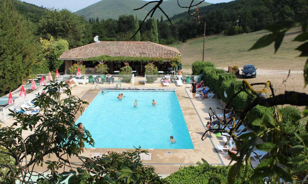 camping avec sanitaire privatif drome avec piscine